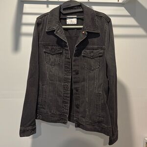 Old Navy Women’s Black Distressed Denim Jacket